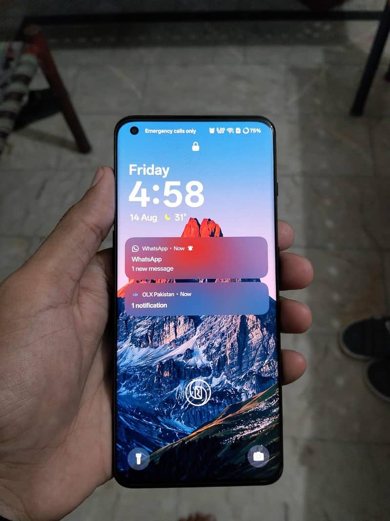 One Plus 10 Pro 4