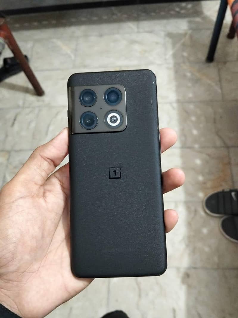 One Plus 10 Pro 5