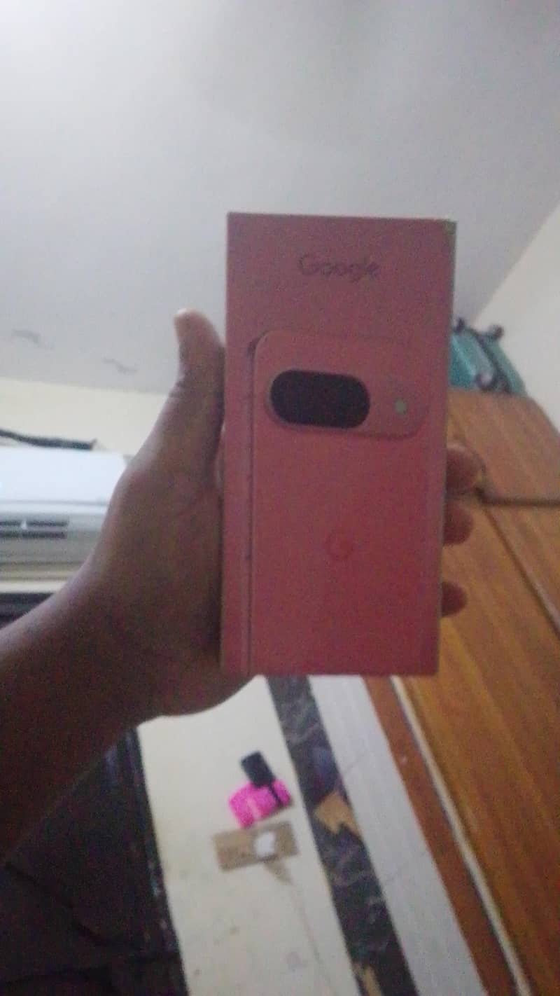 Google Pixel 9 4