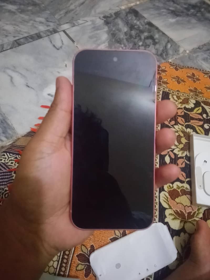 Google Pixel 9 5