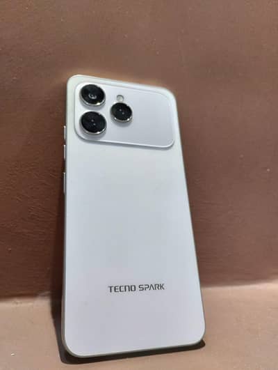 TECHNO SPARK 40