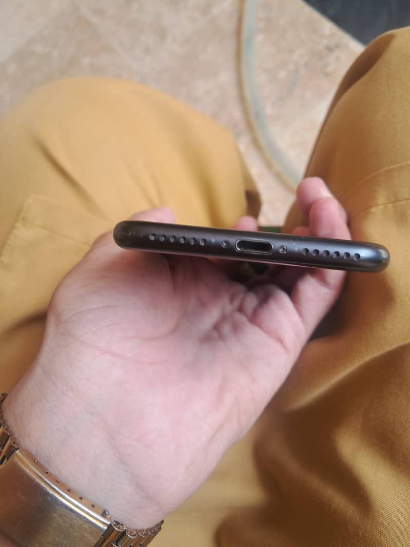Apple iPhone 7 2