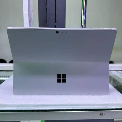 256GB Microsoft Surface 1724 Touch Screen display