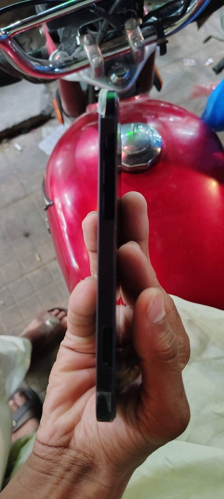 Apple iPhone 12 1