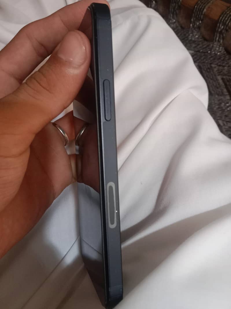 Apple iPhone 12 3