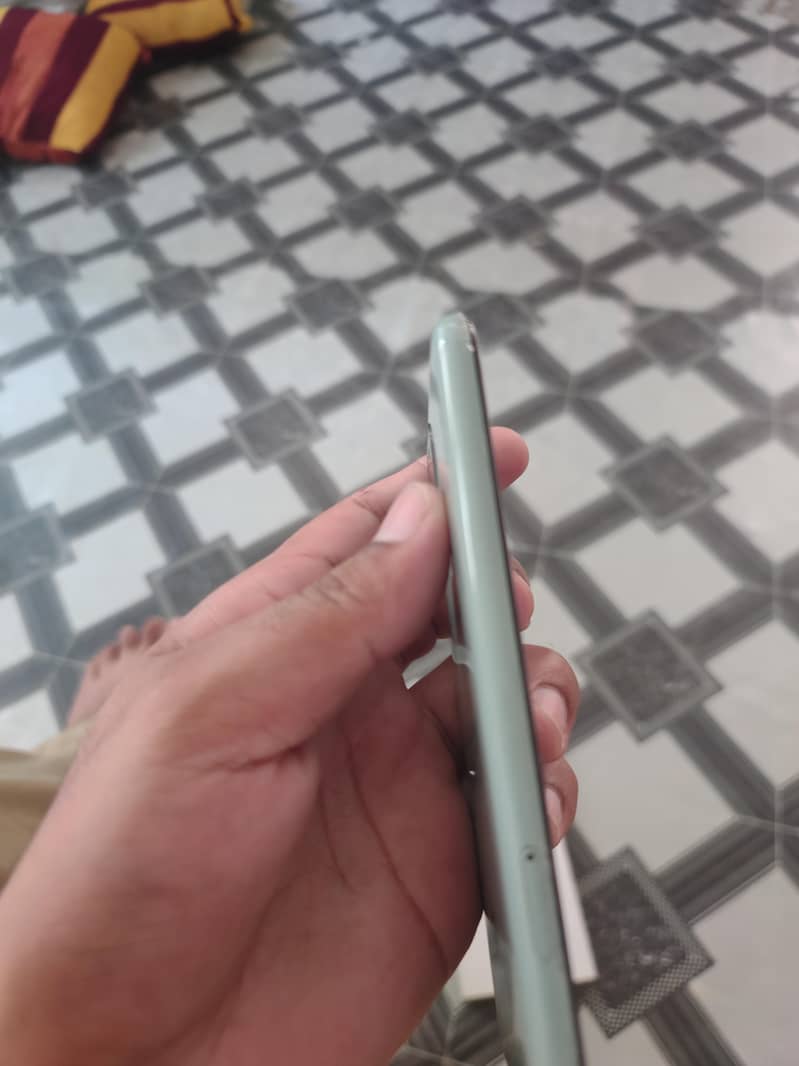 Google Pixel 5 with box 3