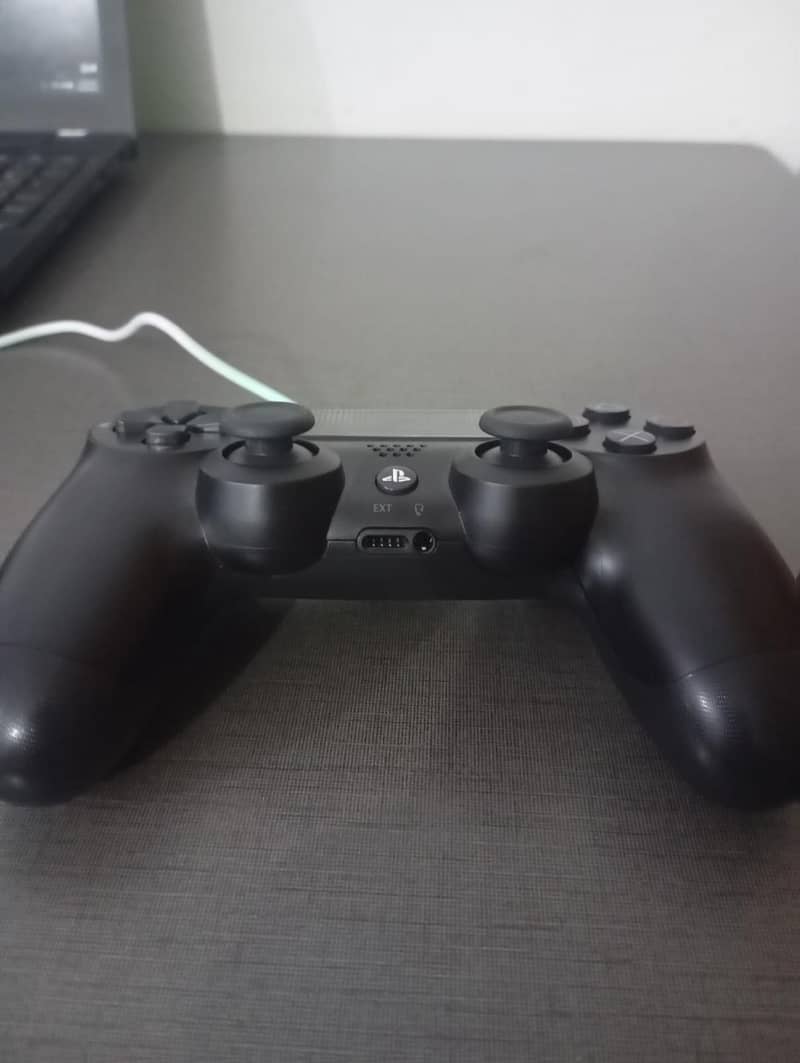 SONY PS4 CONTROLLER  WITH ADDITIONAL Cable 13