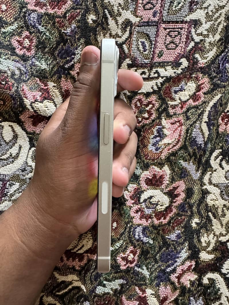 Apple iPhone 13 3