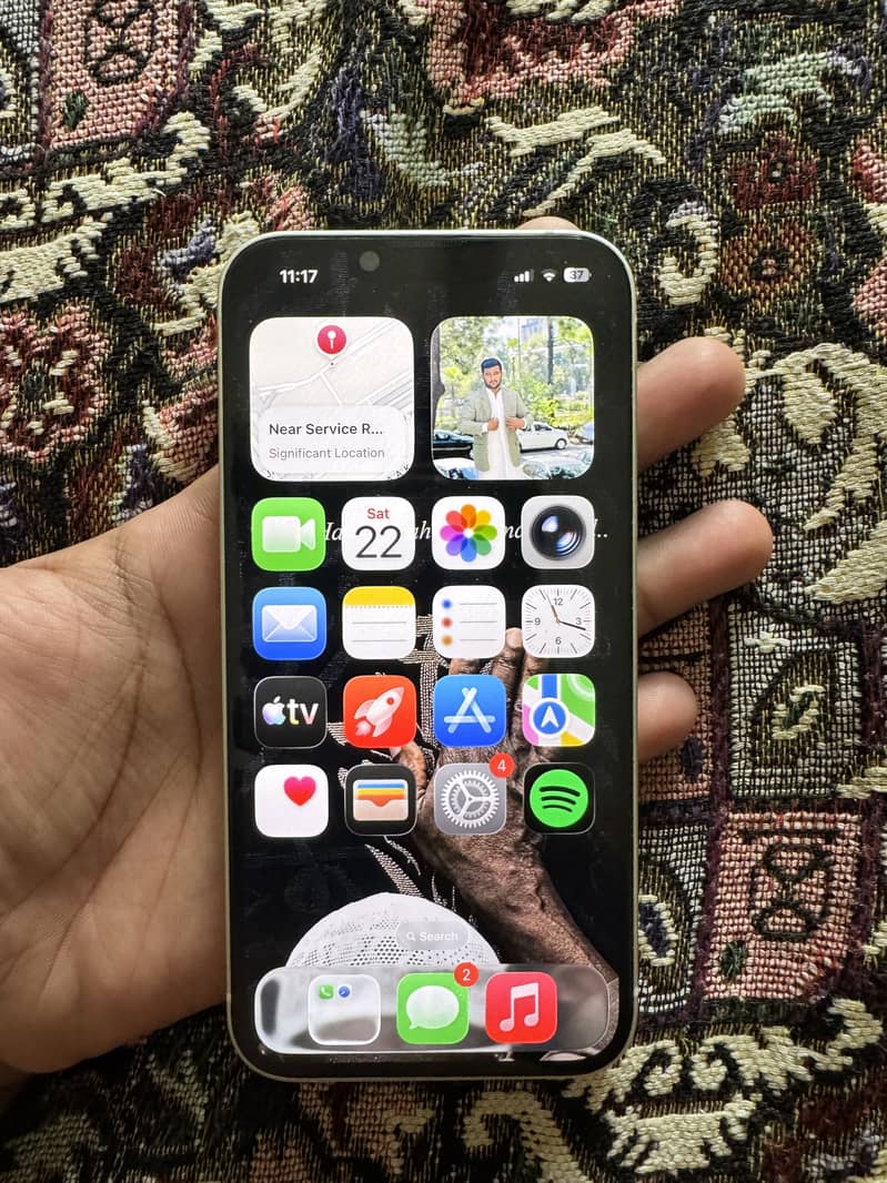 Apple iPhone 13 4