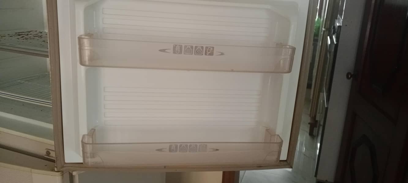 Dawlance refrigerator 7