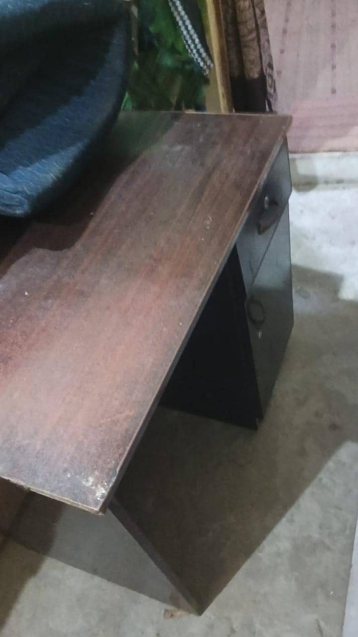 rack 3 office table seting 3