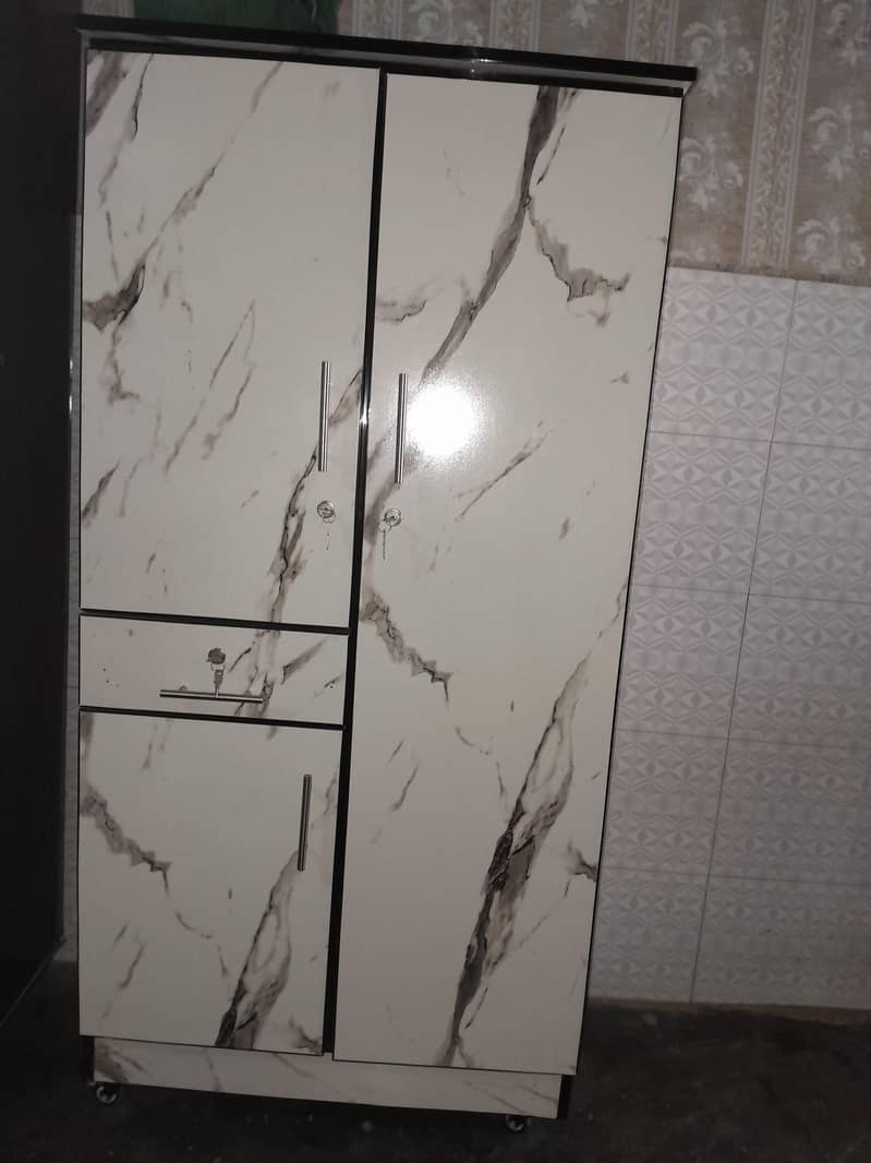 wardrobe 0