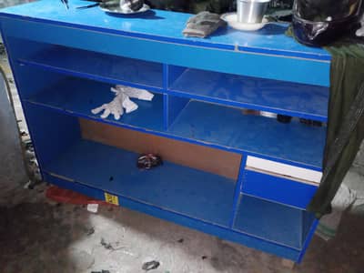 1 counter 2 racks