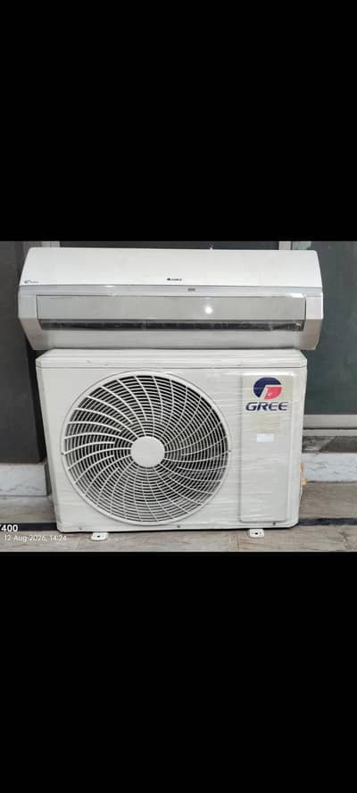 2 ton Ac Dc inverter Gree 1 Year warranty All okay