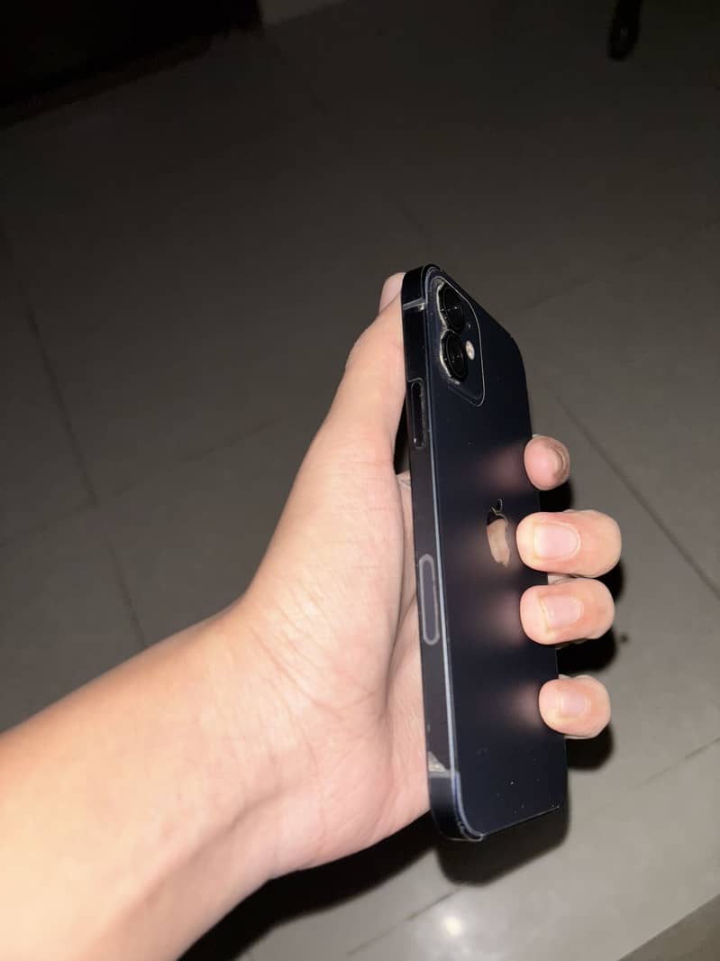 Apple iPhone 12 3
