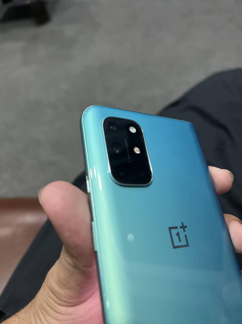 OnePlus 8t /. 12+256 1