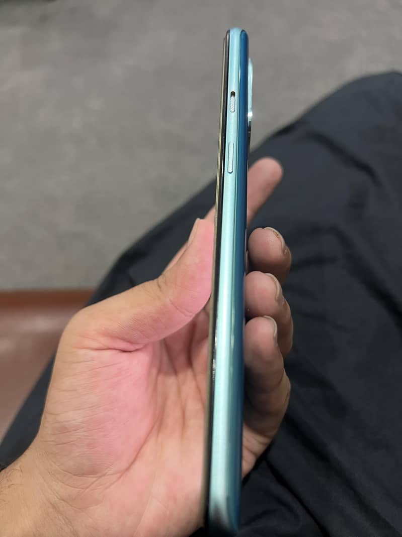 OnePlus 8t /. 12+256 4