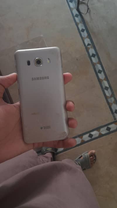 Samsung Mobile J5