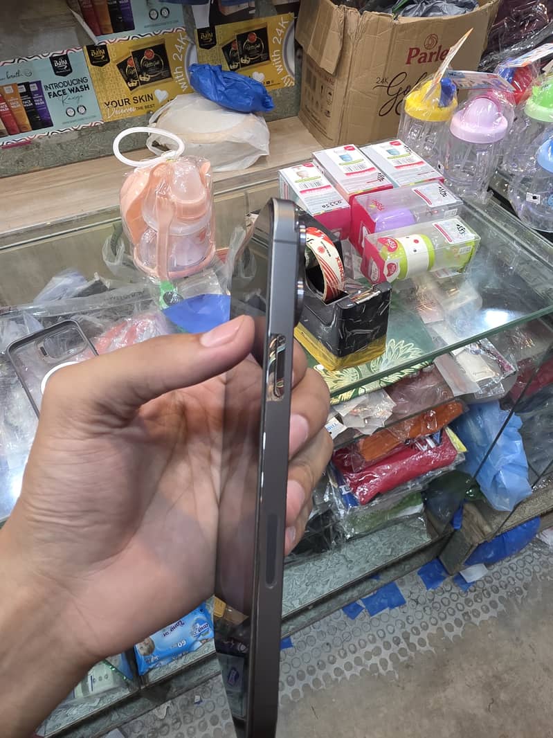 Apple iPhone 13 Pro Max 3