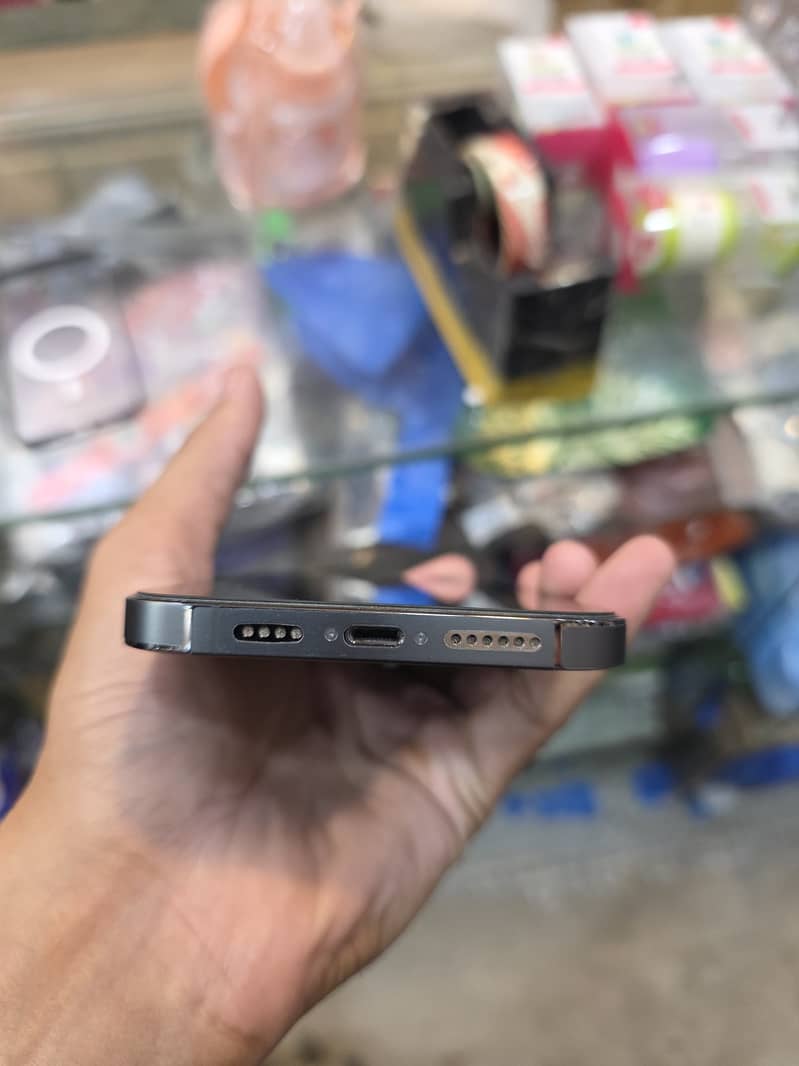 Apple iPhone 13 Pro Max 4
