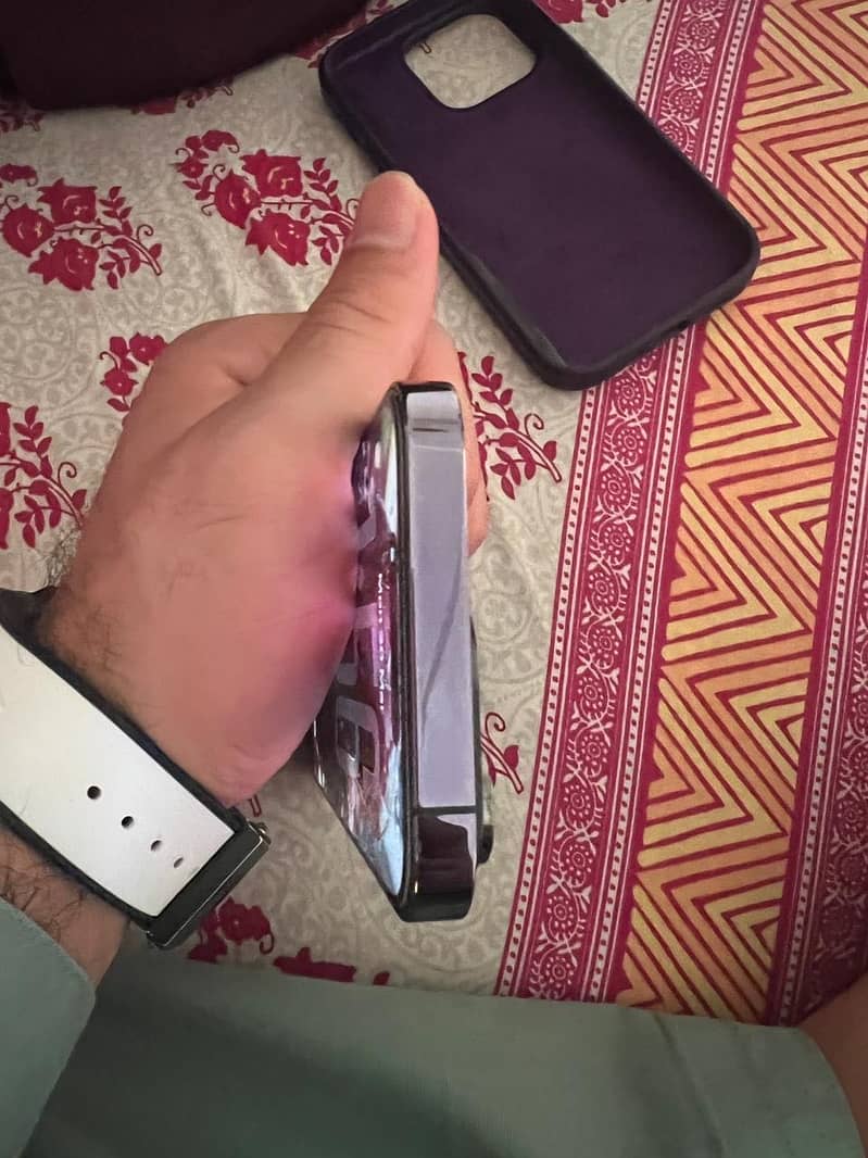 Apple iPhone 14 Pro 2