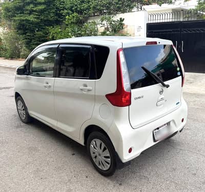 Nissan dayz 2014 / 2017 Push 660cc Automatic Keyless Pearl white color