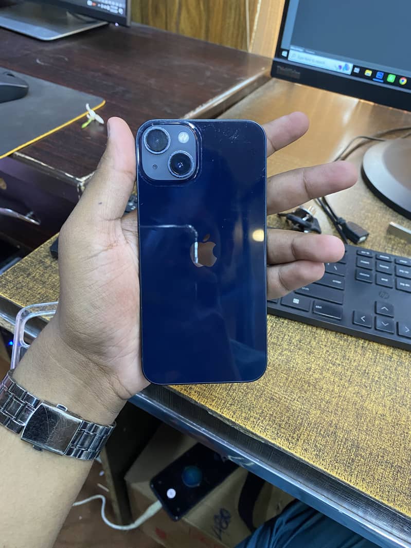 Apple iPhone 13 5