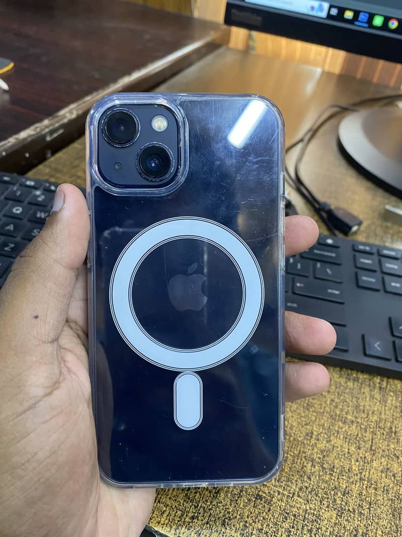 Apple iPhone 13 6