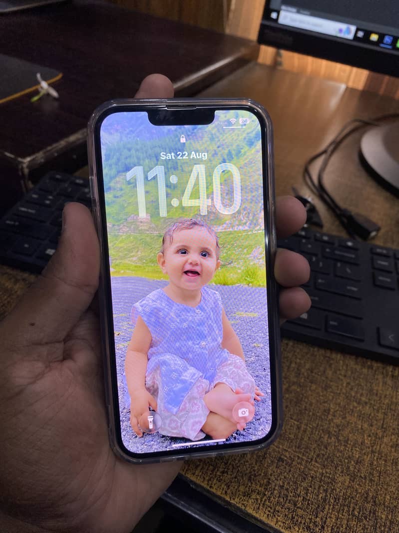 Apple iPhone 13 7