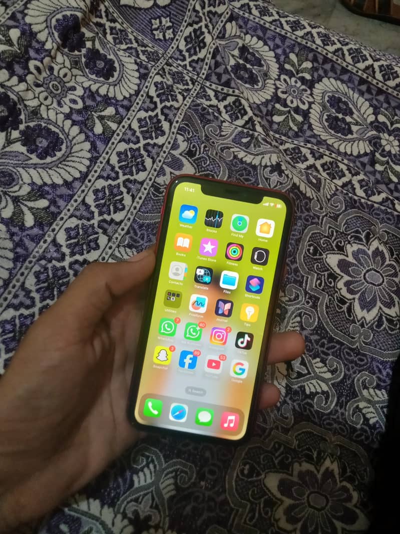 Apple iPhone 11 4