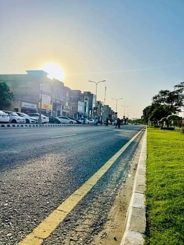 10 Marla Residential Plot For Sale In Lake City Sector M3 Ext-1