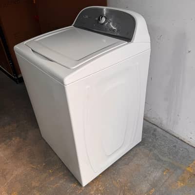 automatic Washing machine whirlpool in good working