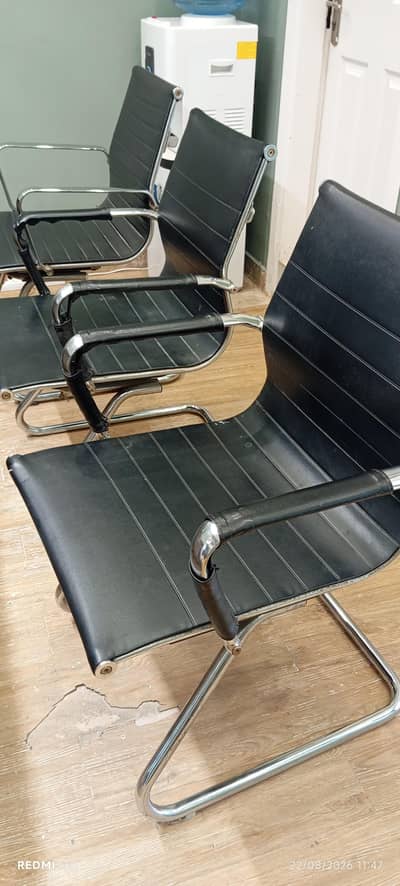 2 office vister chairs black colour avaible