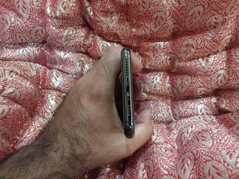 Apple iPhone X 3