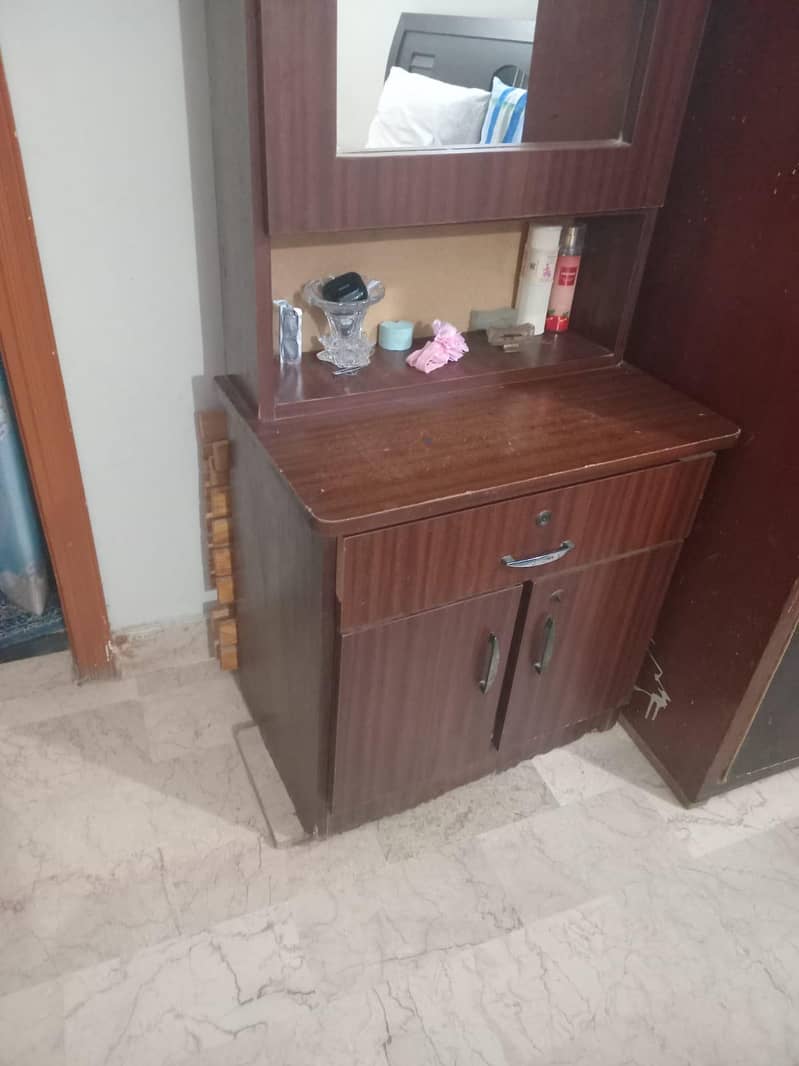 Dressing Table 0