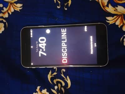 Apple iPhone SE