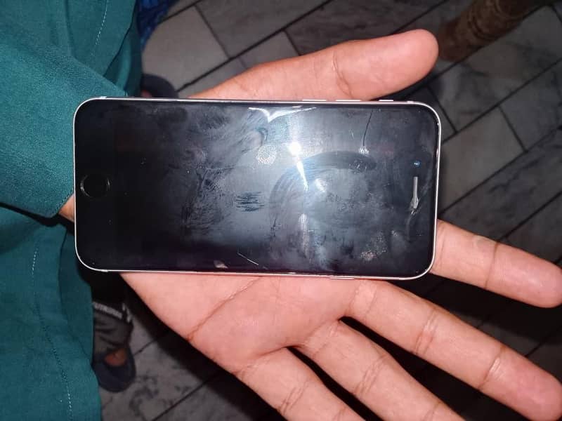 Apple iPhone SE 6