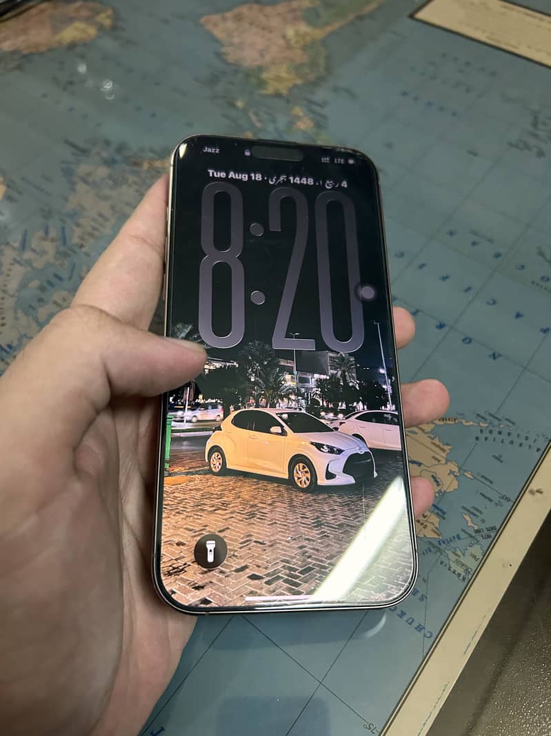 Apple iPhone 16 Pro Max 4