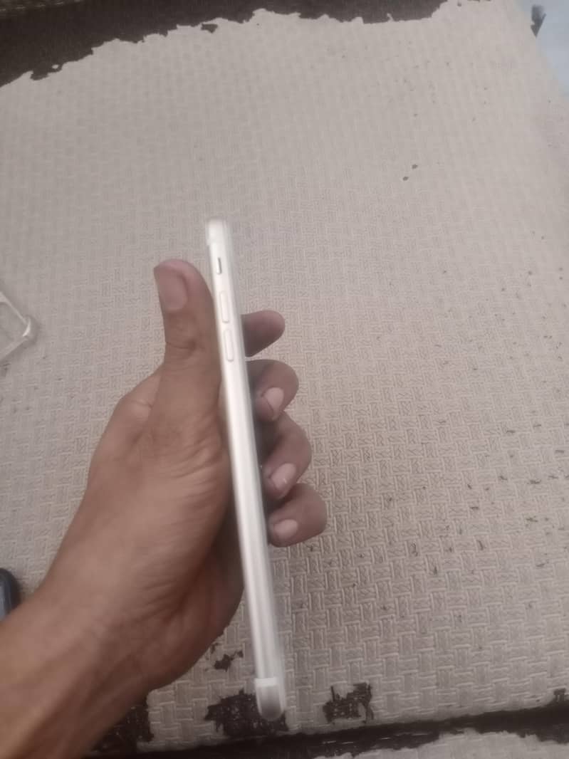 Apple iPhone 7 Plus 3