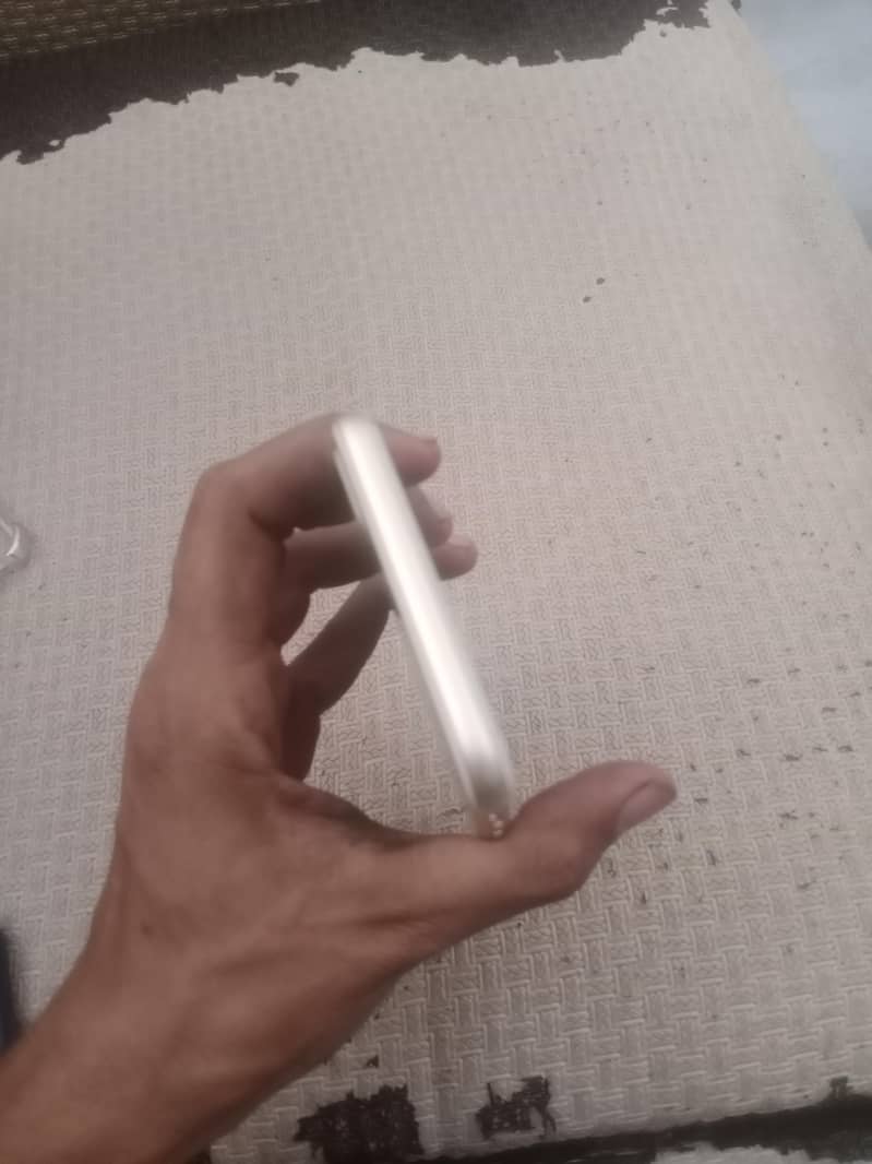 Apple iPhone 7 Plus 4