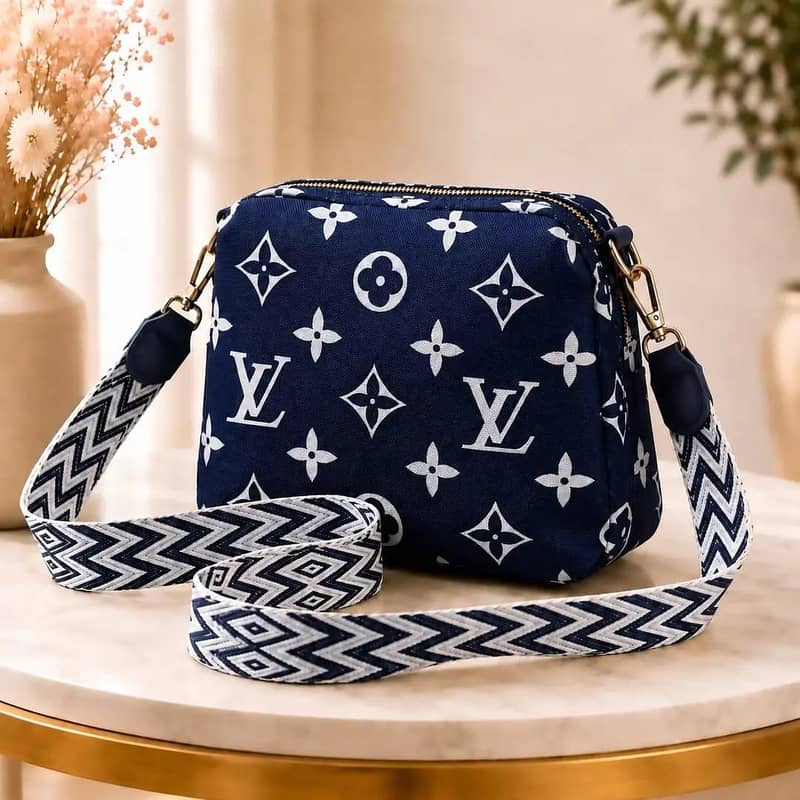 Material: Synthetic Leather •  Pattern: Plain 6