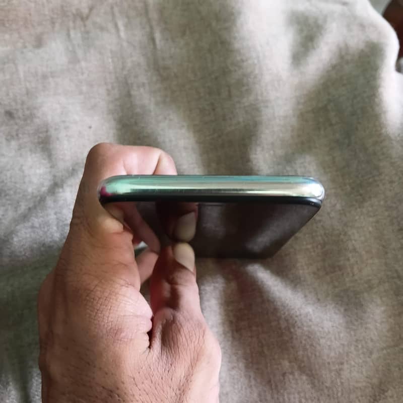 Apple iPhone X 5