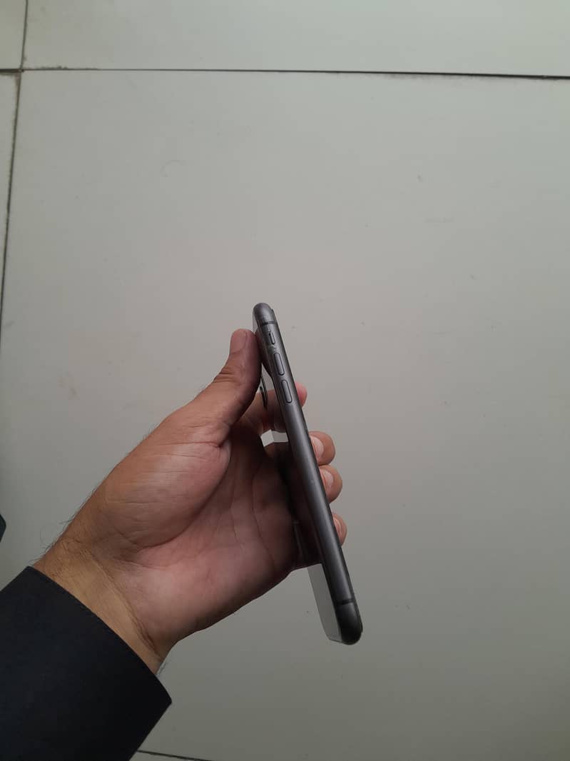 Apple iPhone 11 3
