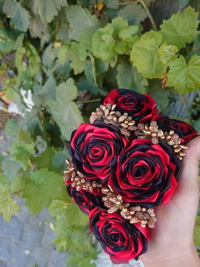 Ribbon jewellery and bouquet