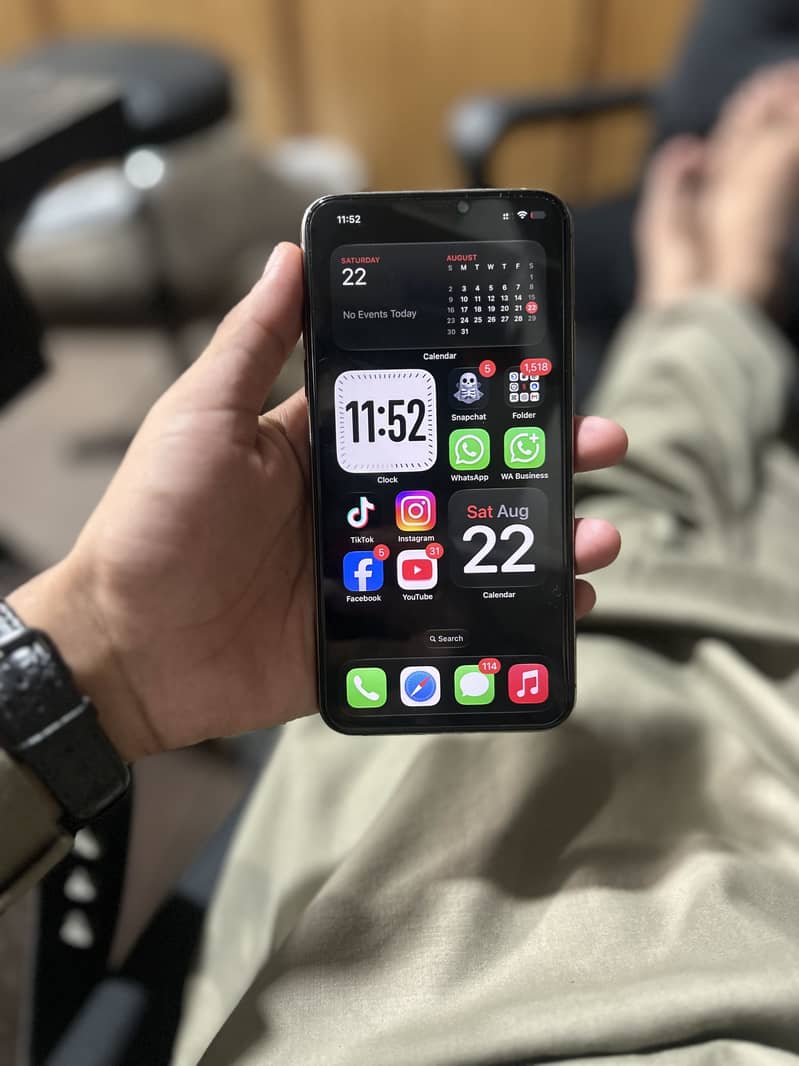 Apple iPhone 11 Pro Max 1