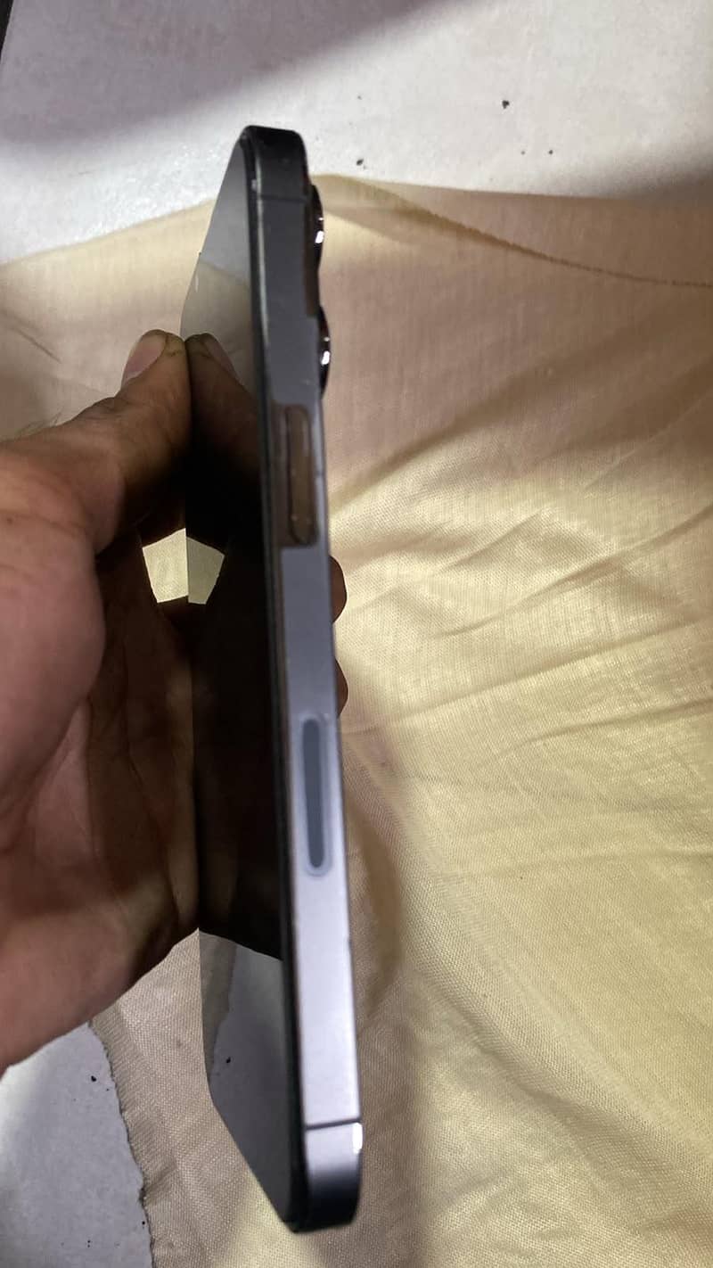 Apple iPhone 13 Pro 2