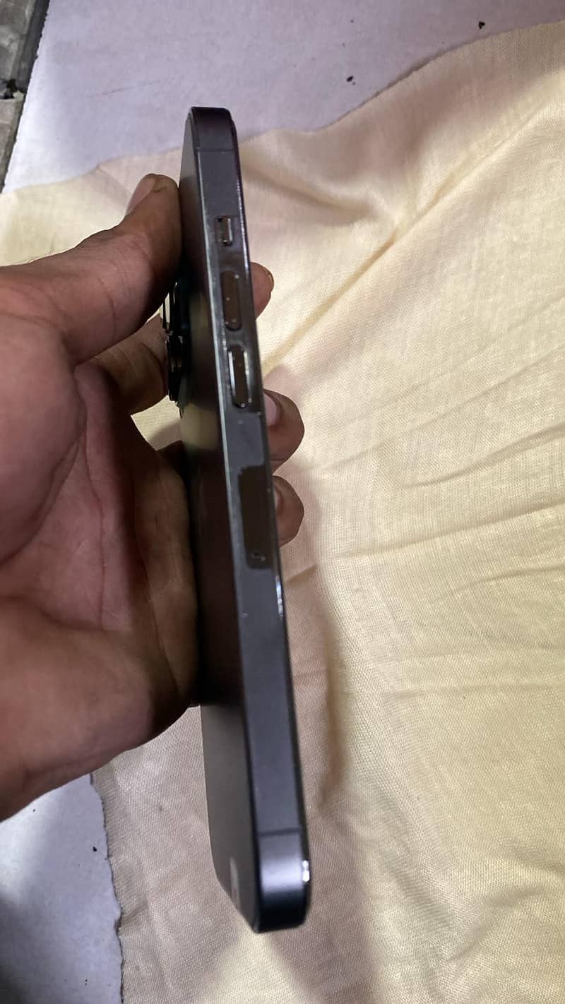 Apple iPhone 13 Pro 4