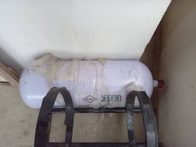 Landirenzo CNG Kit & Cylinder (55kg) With Stand In Excellent Condition