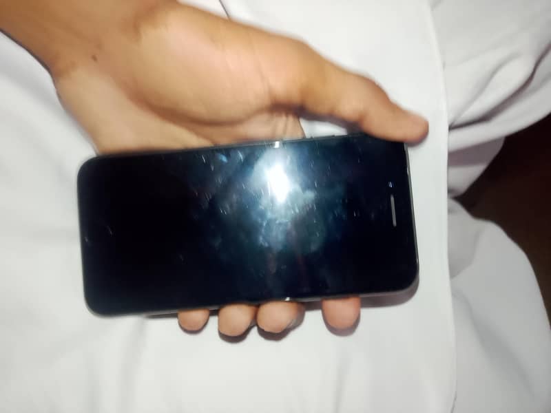 Apple iPhone 7 0