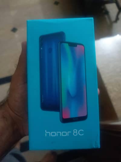 Honor 8C with box